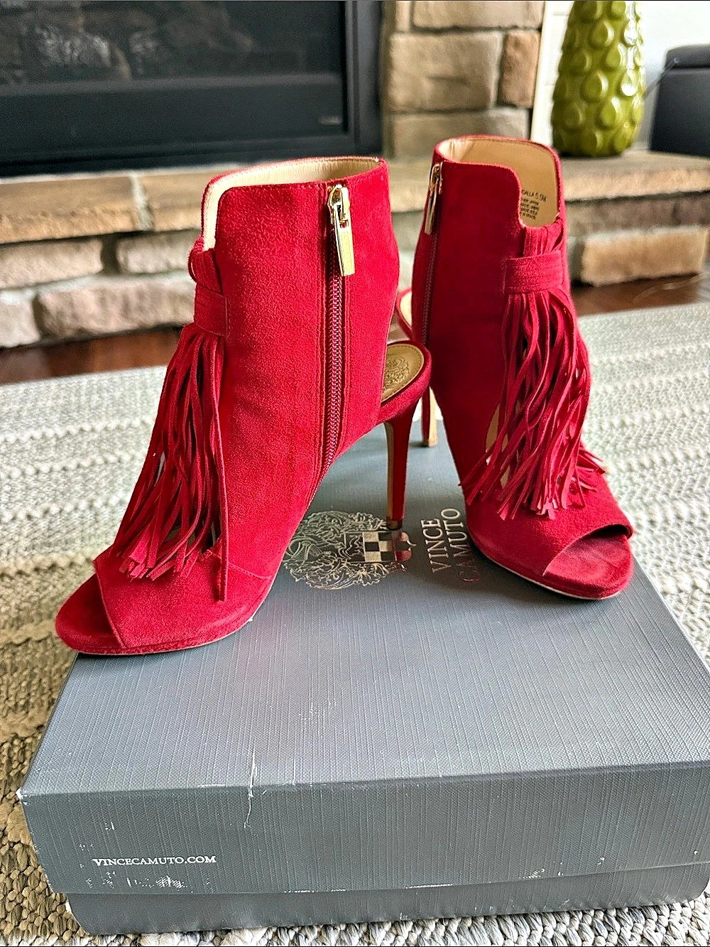 Vince Camuto VC-Abigalla Red Suede Fringe Peep Toe Heels US 5.5